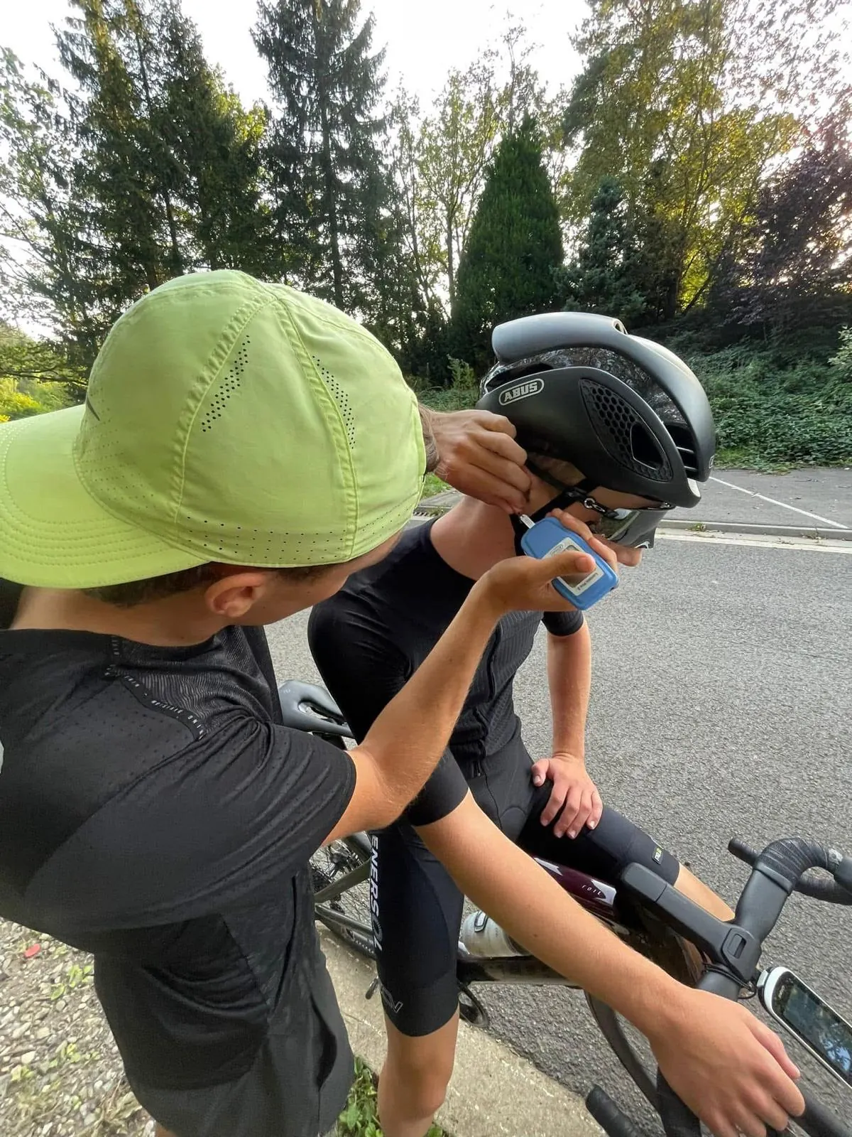 Test lactate réalisé par le coach sur un cycliste